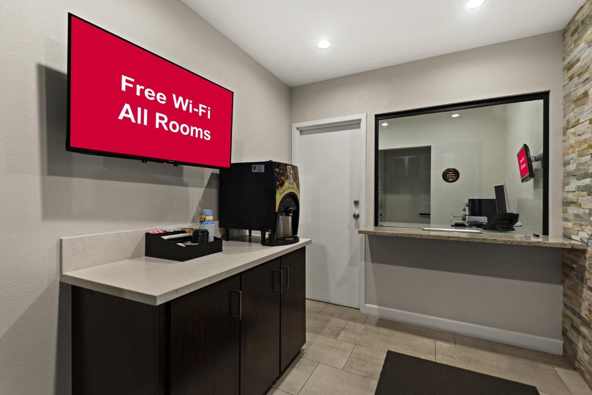 Red Roof Inn Carson - Wilmington, Ca Лос-Анджелес Экстерьер фото